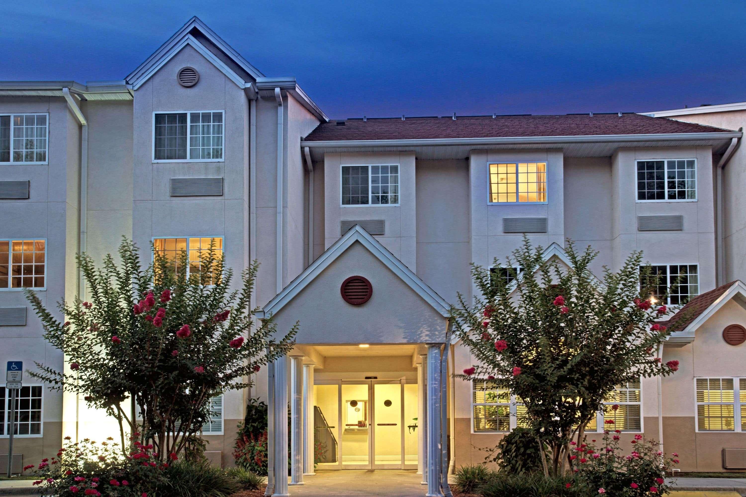 Microtel Inn & Suites By Wyndham Brooksville Ridge Manor Exterior foto